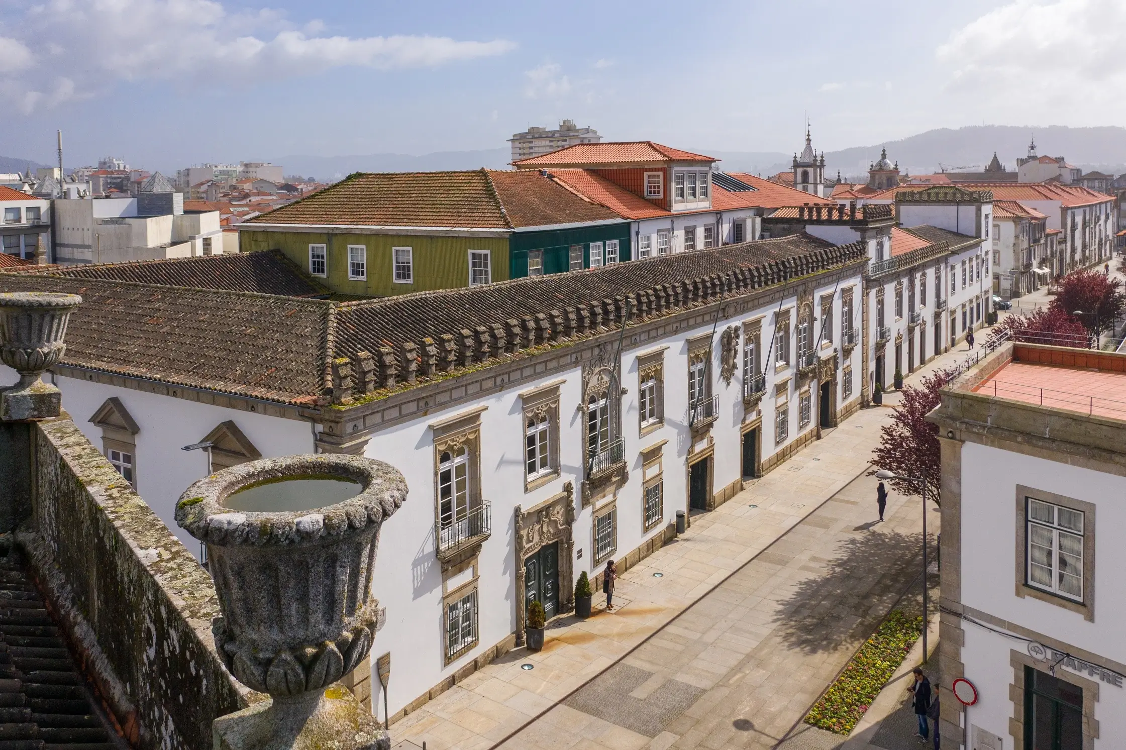Câmara de Viana firma protocolos que garantem educação artística e AECs e reforçam ensino profissional